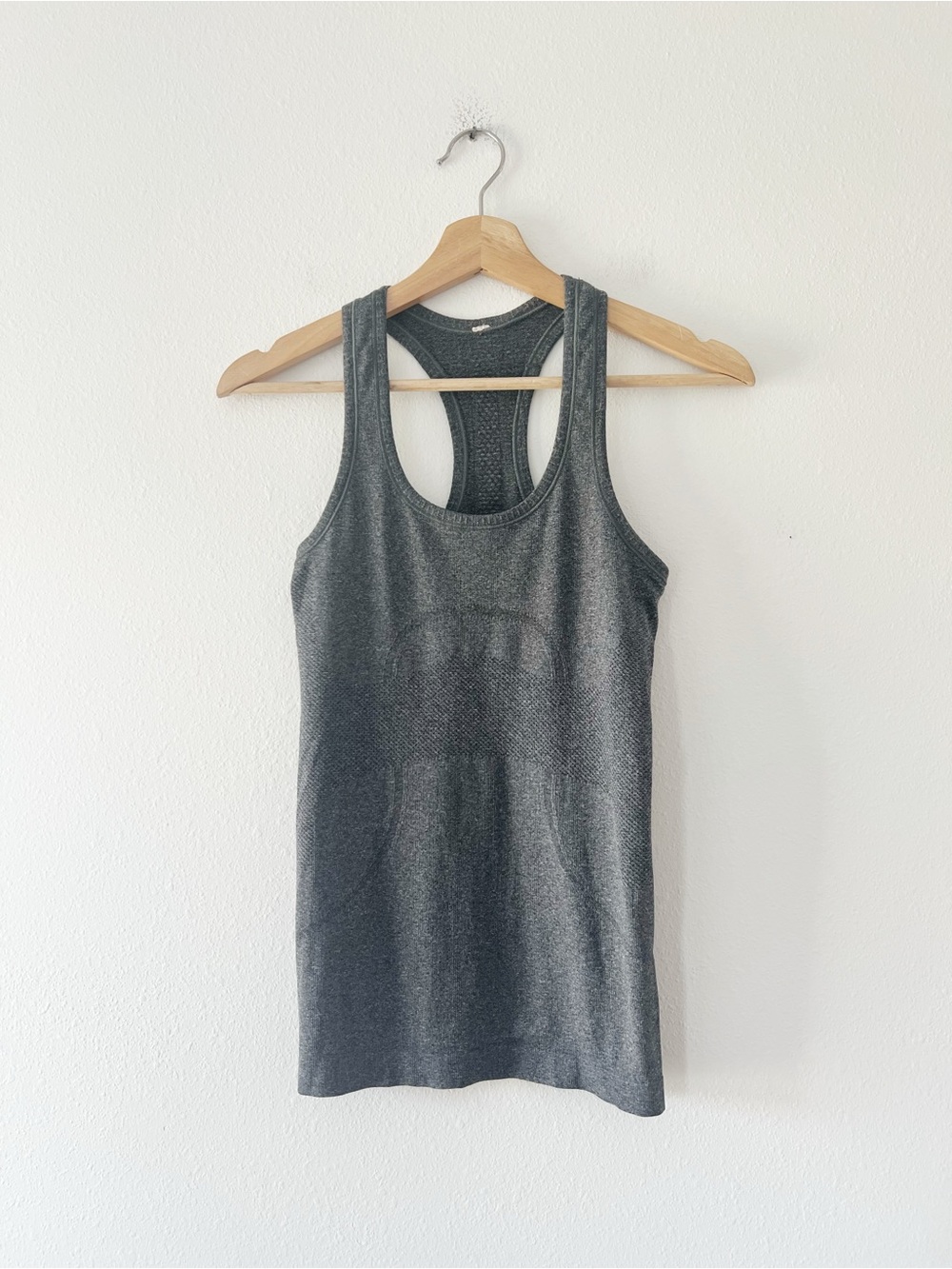 LULULEMON | Swifty Tech Tank in Grey | 2